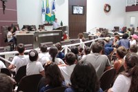 Alunos da escola municipal Carolina G. Franco conhecem funcionamento da Câmara