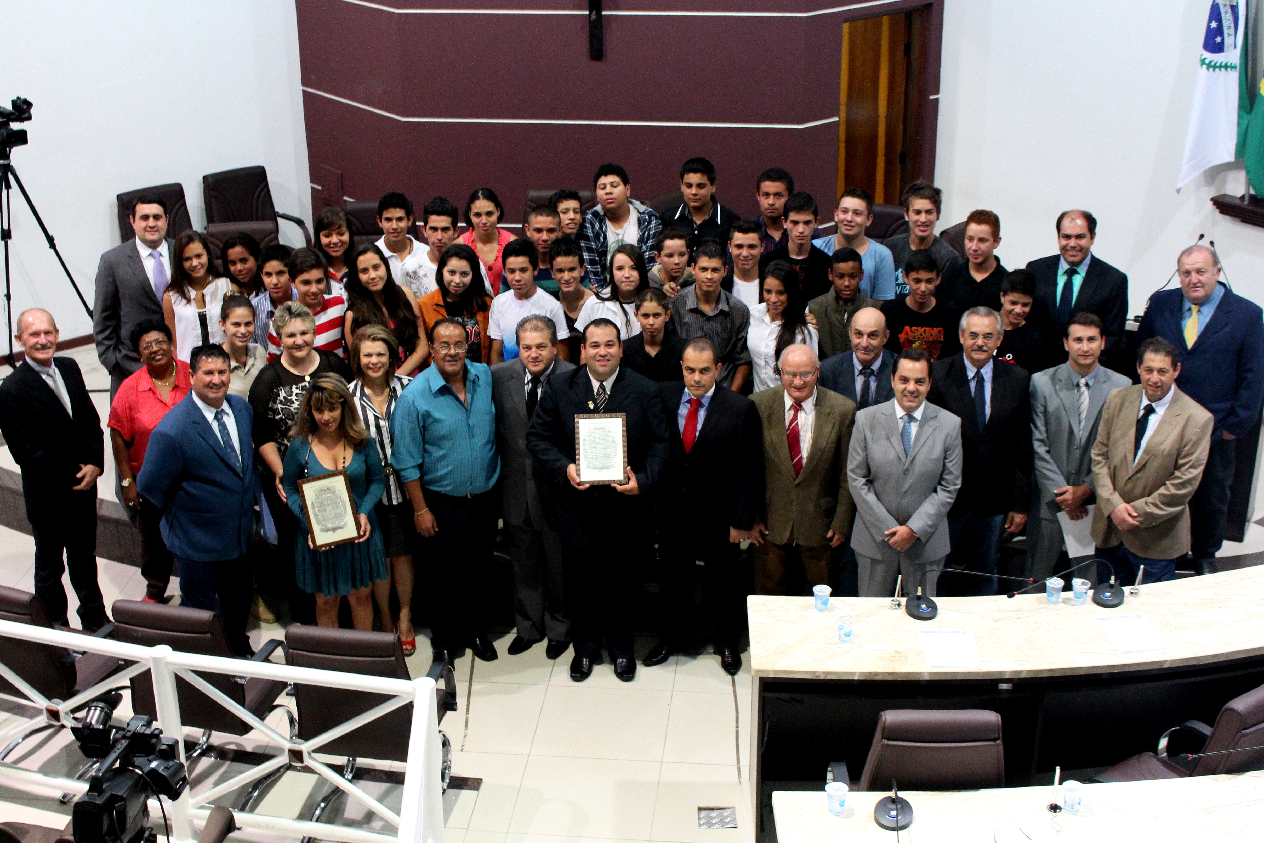 Moções de Aplausos e Congratulações são entregues ao Maestro Rodrigo Santos e Banda Jovem De Guarapuava Maestro Leonel Rossetim 