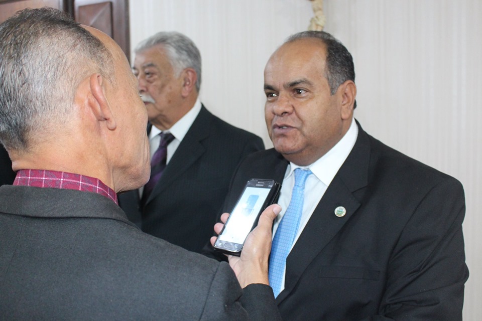 PRESIDENTE JOÃO NAPOLEÃO PEDE REUNIÃO EMERGENCIAL COM DEPUTADOS