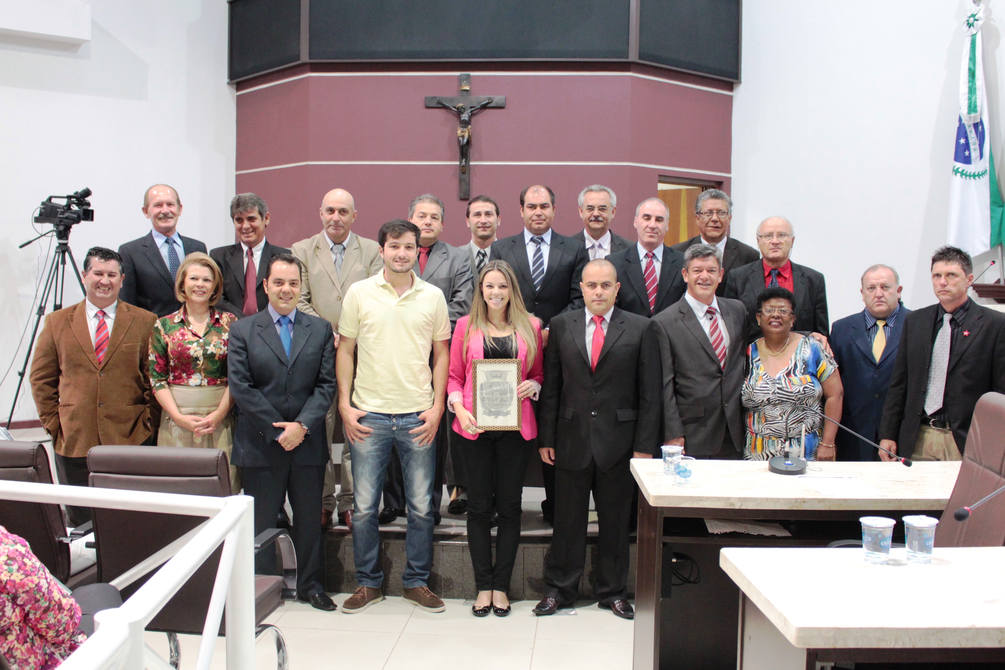 Responsável pelo espetáculo Rei Leão é homenageada pela Câmara