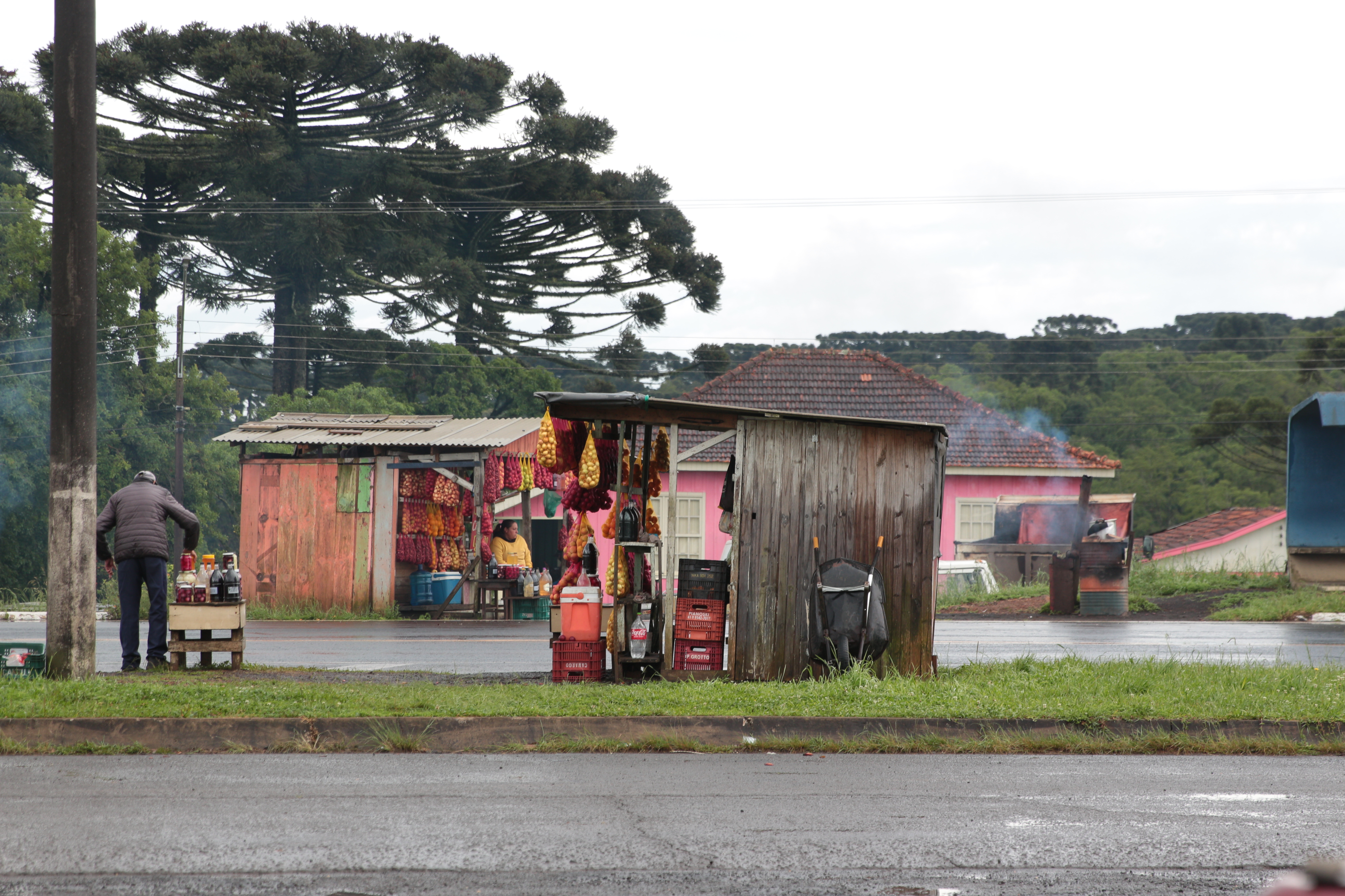 Vendedores poderão permanecer à beira da BR 277, no distrito do Guará