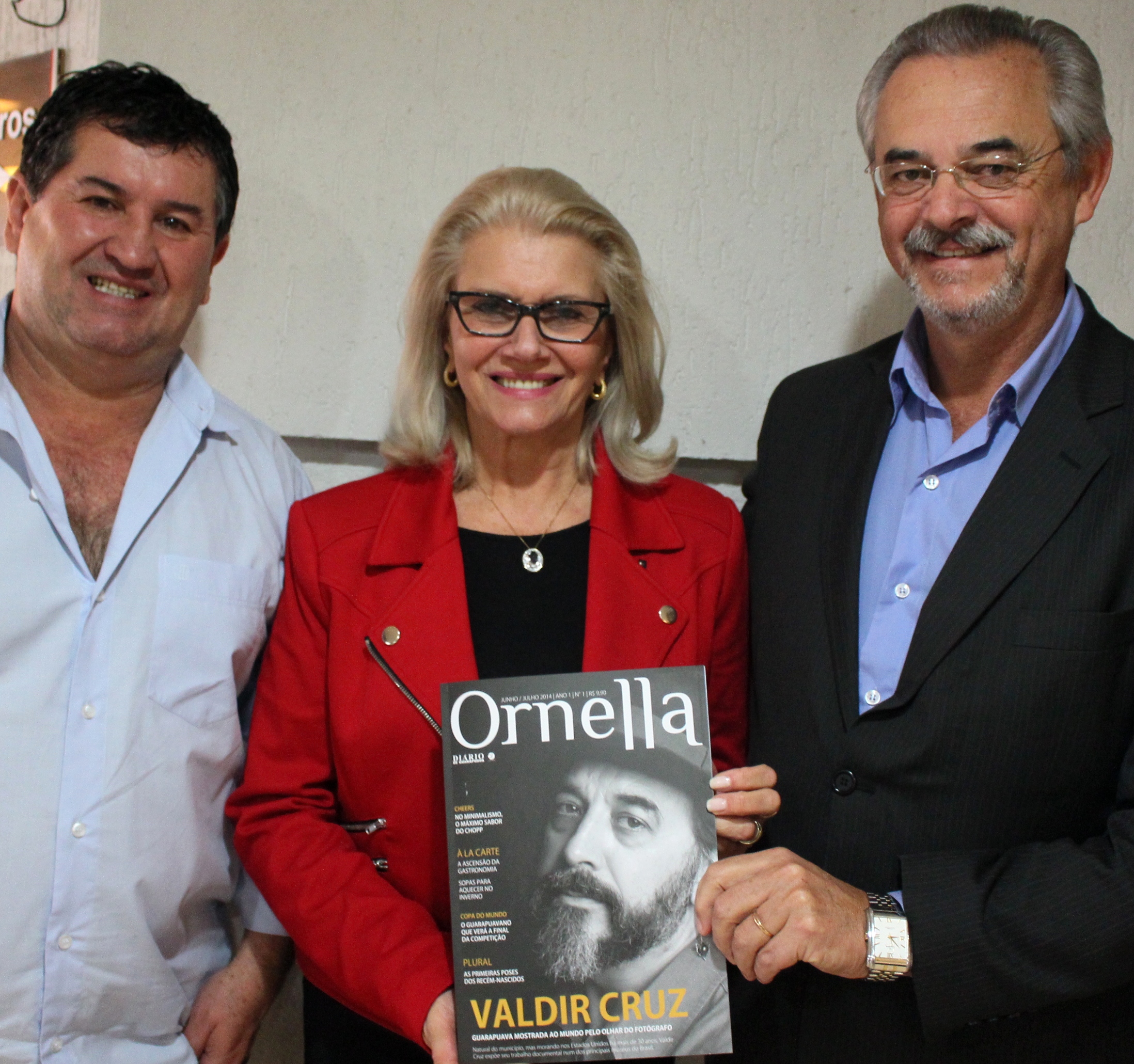 Vereadores prestigiam lançamento da revista Ornella